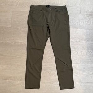 Unbound Merino men’s slim fit pants